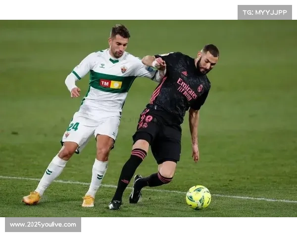 埃尔切利用定位球先拔头筹，费巴斯禁区左角推射破门